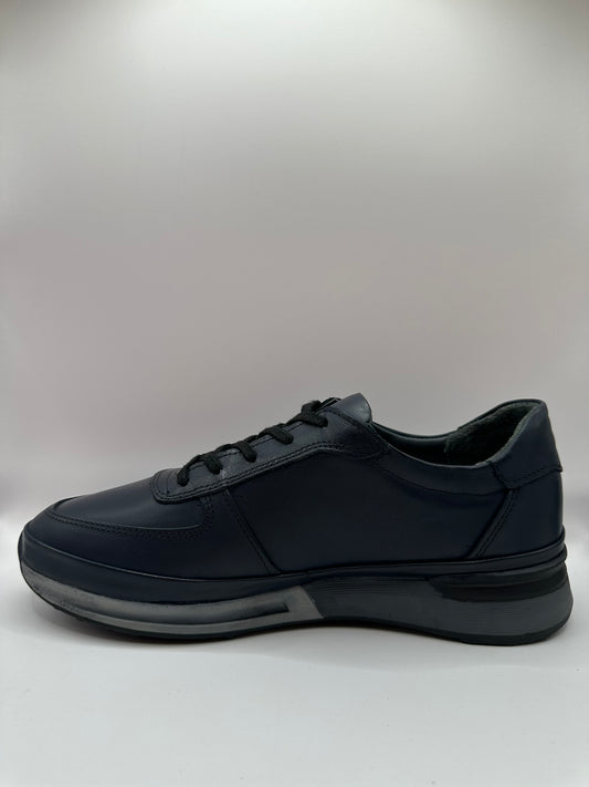 Adidasi Johan Scarpe
