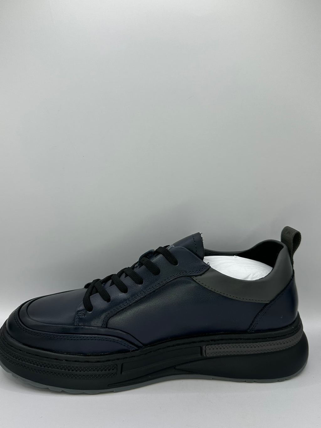 Adidasi Johan Scarpe