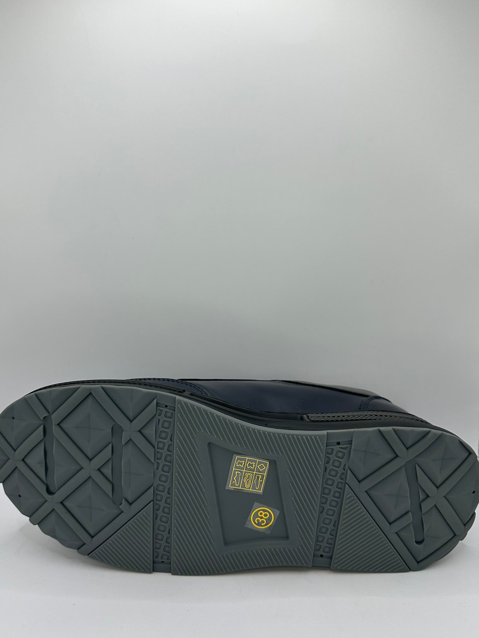 Adidasi Johan Scarpe