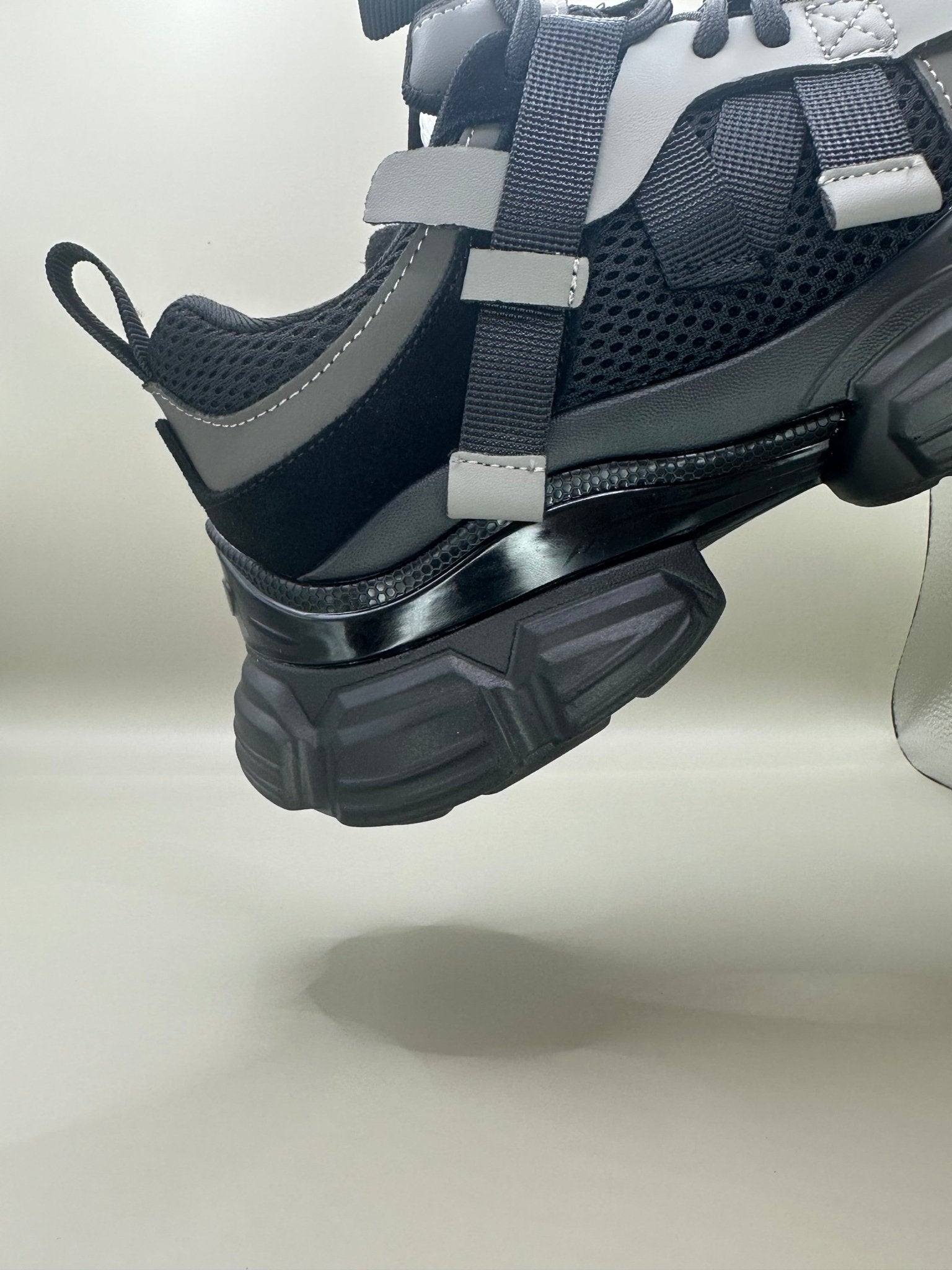 Adidaşi Berliner damǎ - Lori Shoes