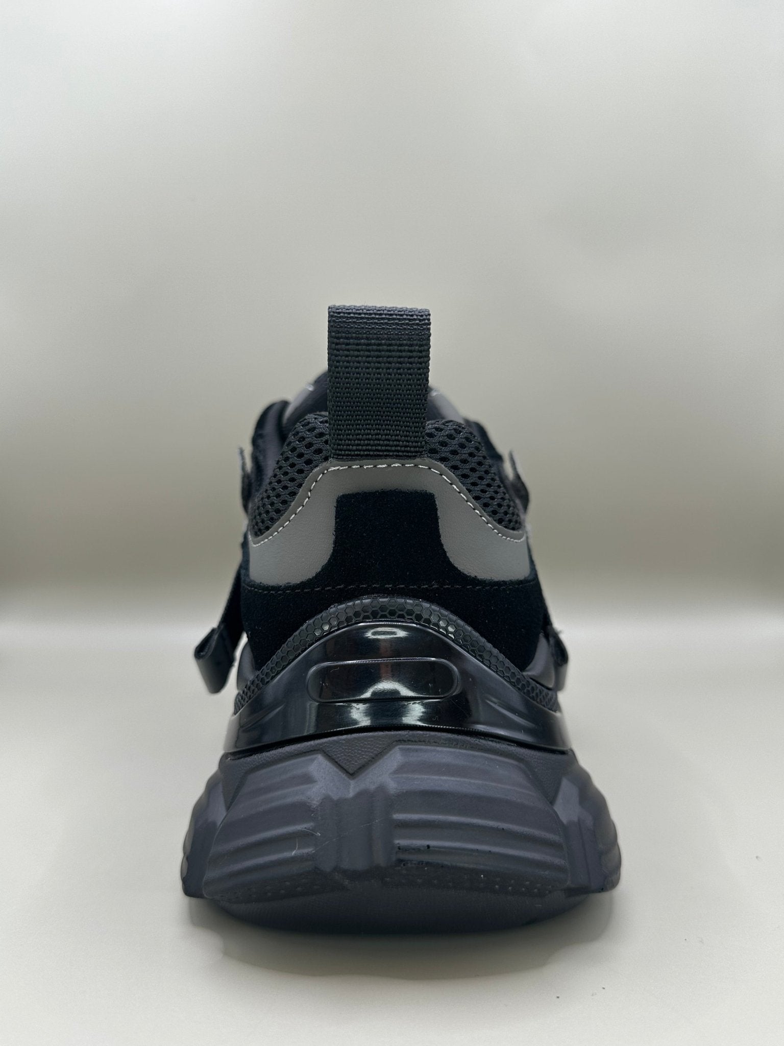 Adidaşi Berliner damǎ - Lori Shoes