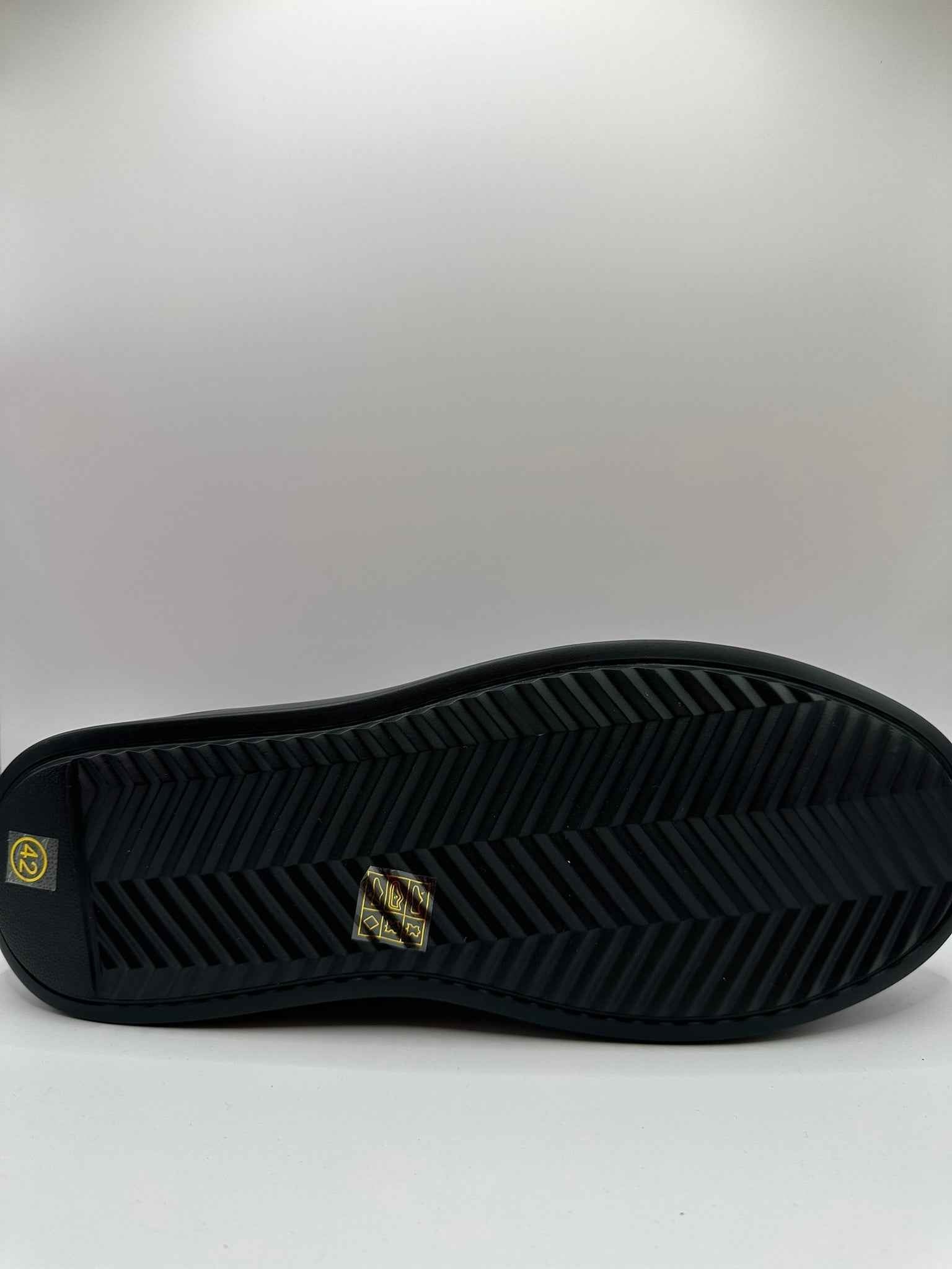 Adidasi Johan Scarpe 319
