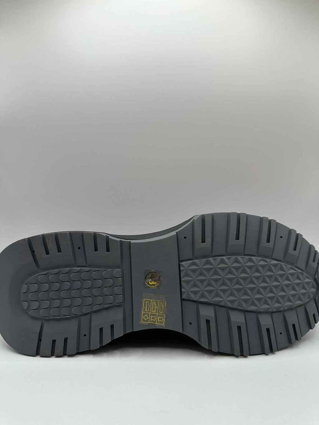 Adidasi Johan Scarpe
