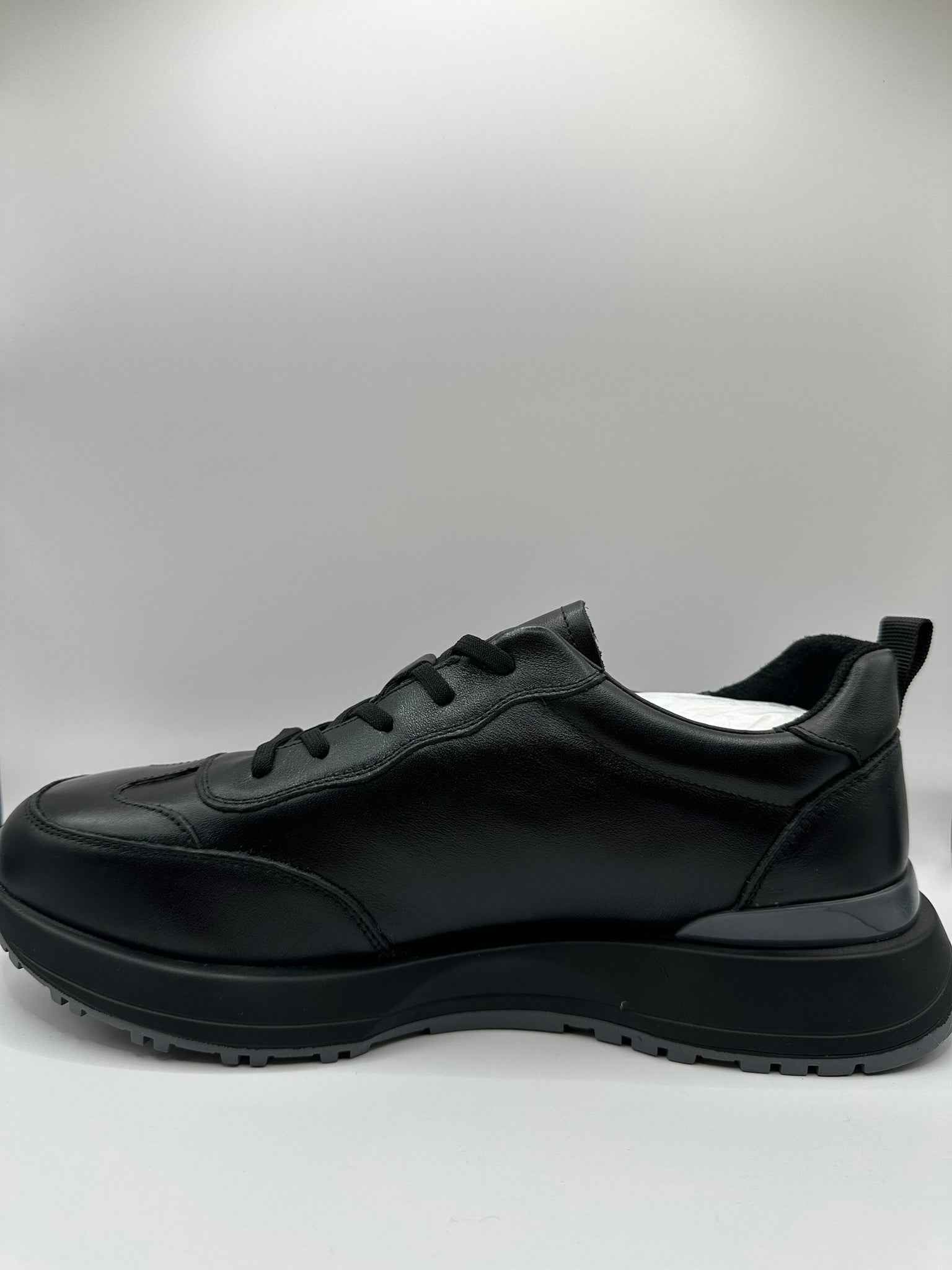 Adidasi Johan Scarpe