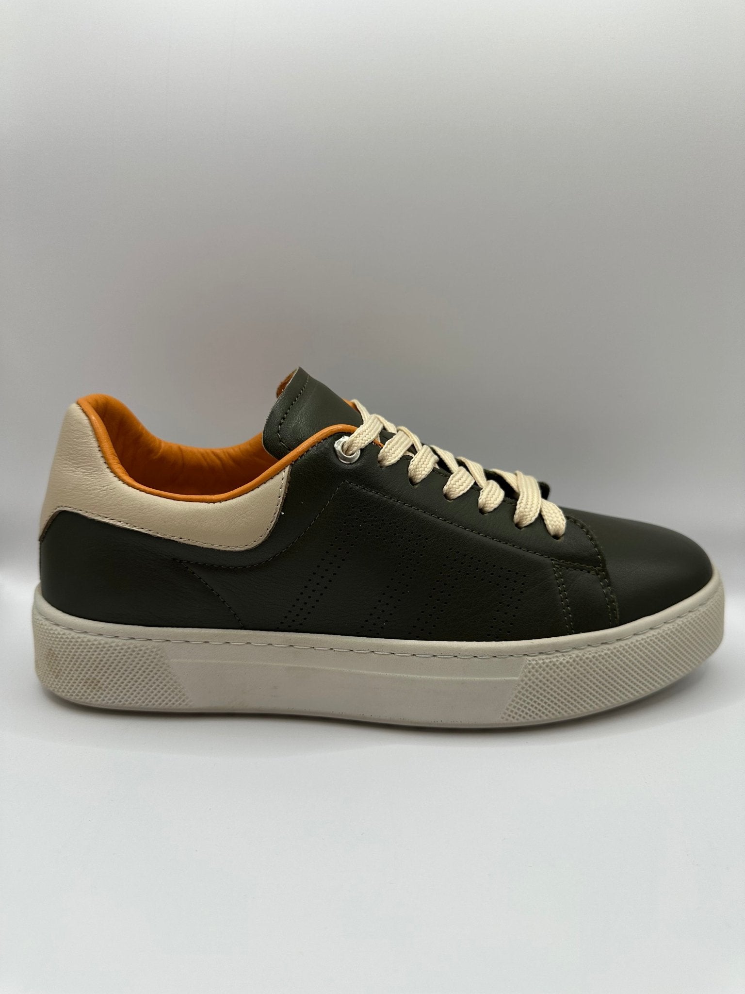 Adidasi Johan Scarpe A300 - Lori Shoes